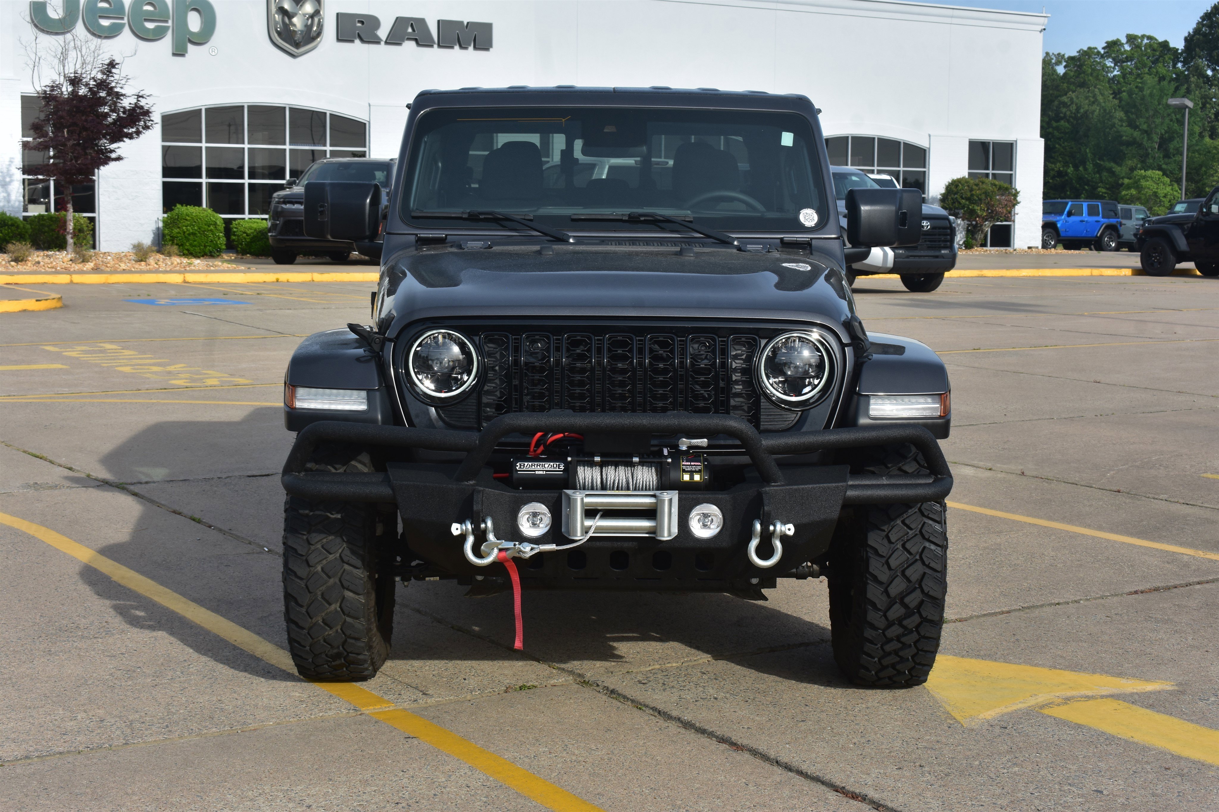 Used 2025 Jeep Gladiator Willys with VIN 1C6PJTAG6SL508894 for sale in Little Rock