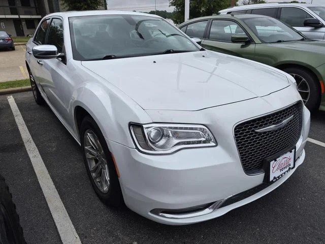 2015 Chrysler 300 C V6's photo