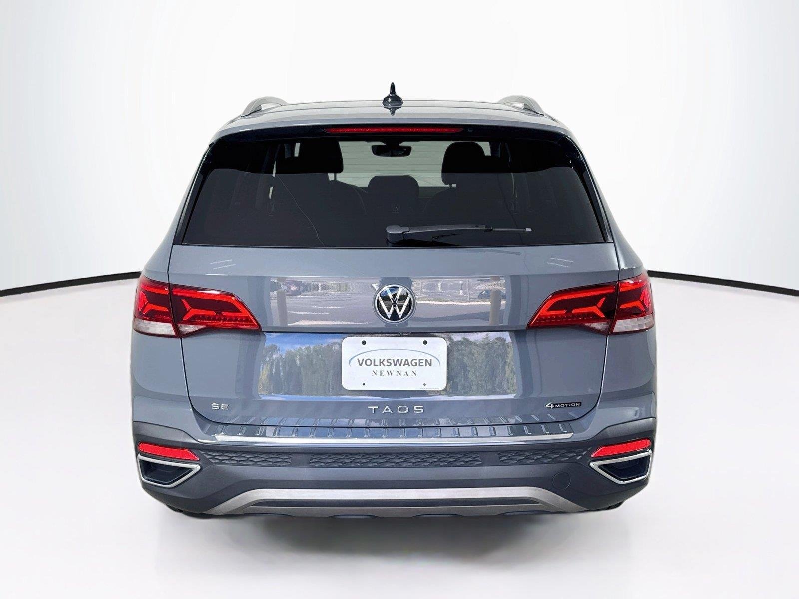 Used 2023 Pure Gray Volkswagen SE image 5