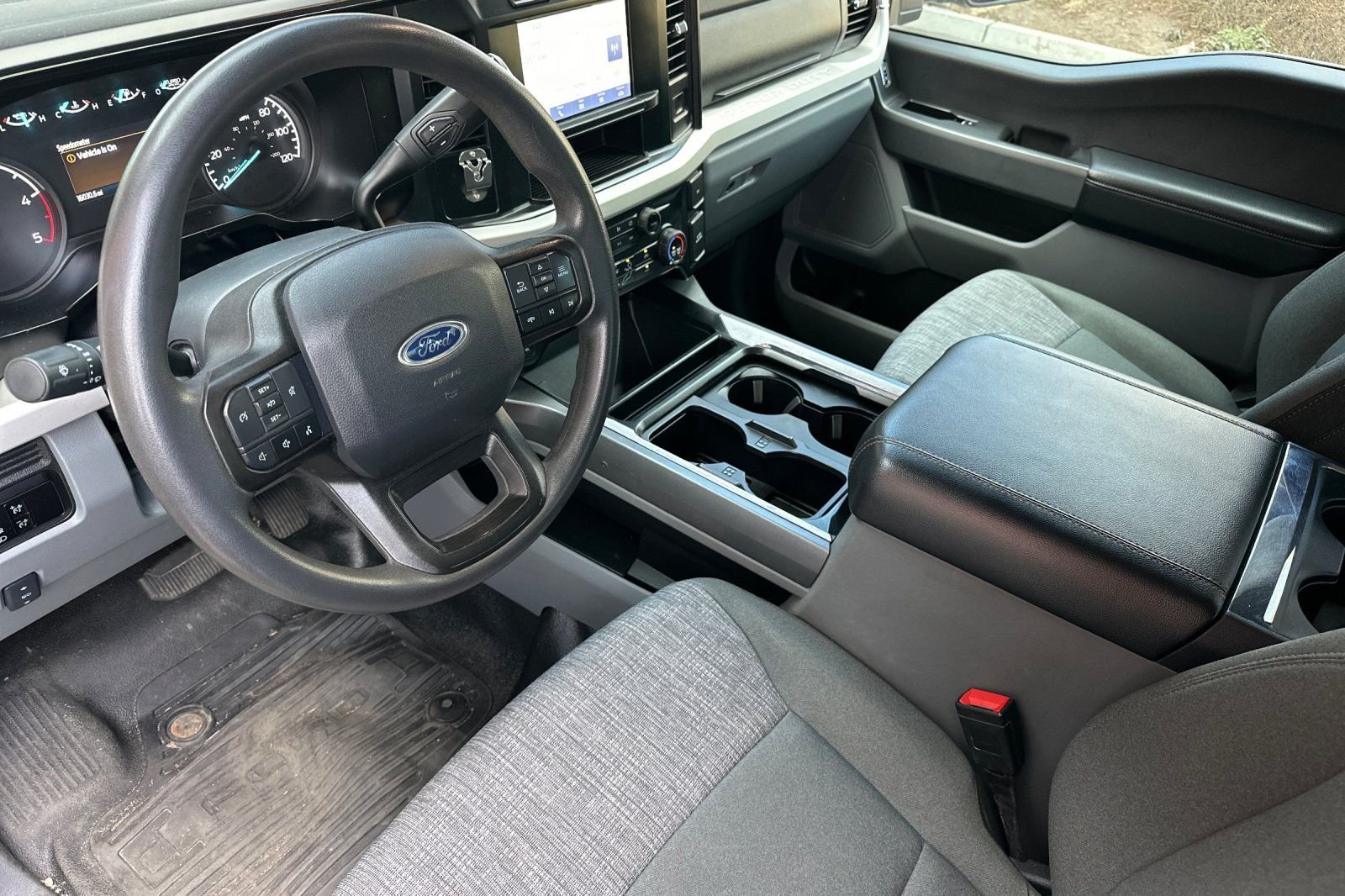 2023 Ford F-350 Super Duty XLT - Photo 11