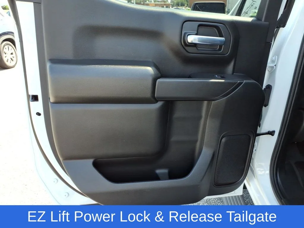 Used 2025 White Chevrolet Custom image 27