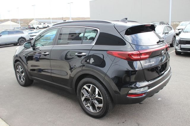 Used 2022 Red Kia EX image 27