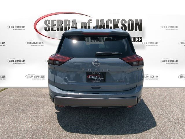 Used 2025 Boulder Gray Pearl Nissan SL image 8