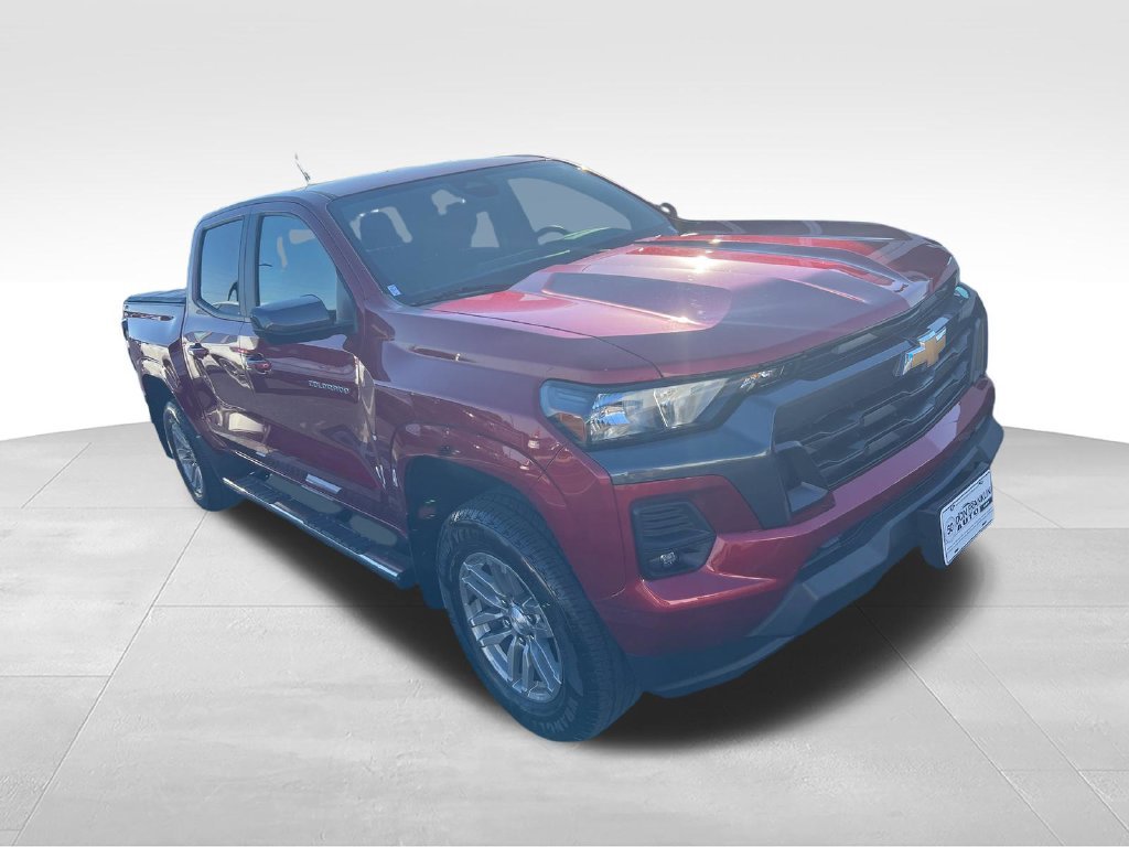 Used 2023 Red Chevrolet LT image 3