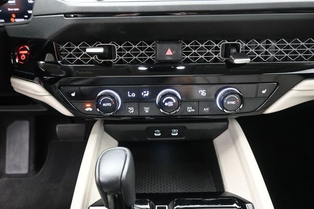 Used 2024 Platinum White Pearl Honda EX-L image 29
