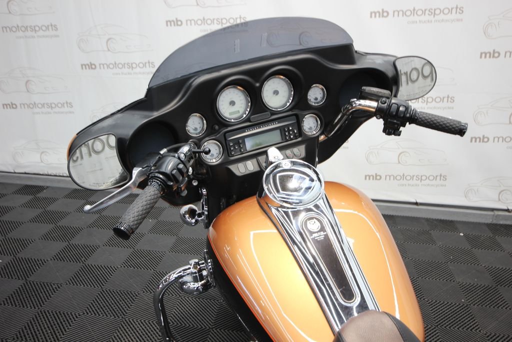 Used 2008 Brown Harley-Davidson FLHX image 13