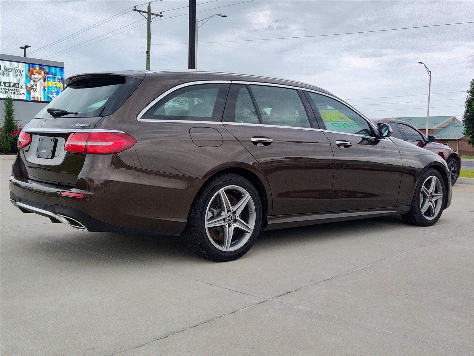 Used 2017 Dakota Brown Metallic Mercedes-Benz E 400 Sport image 8