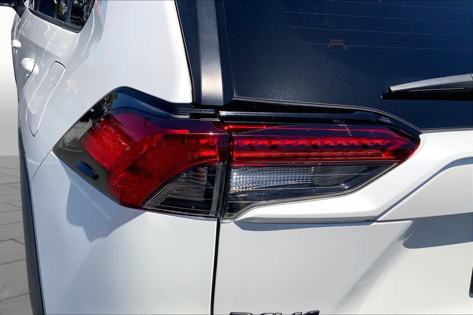 Certified Used 2021 Blizzard Pearl Toyota XLE Premium image 28