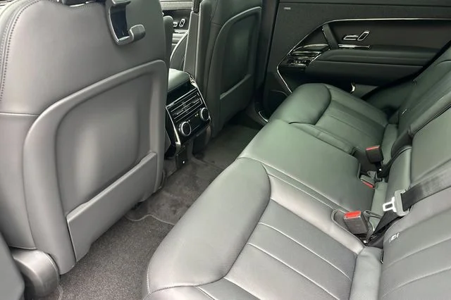New 2026 Carpathian Grey Land Rover Dynamic SE image 11
