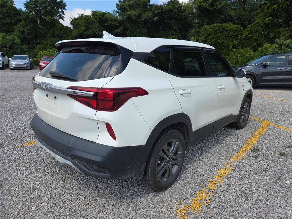 Used 2023 White Kia LX image 4