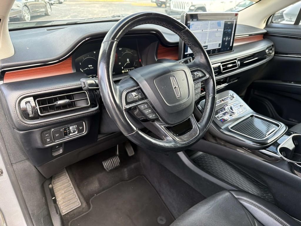 Used 2022 Silver Lincoln Reserve image 22