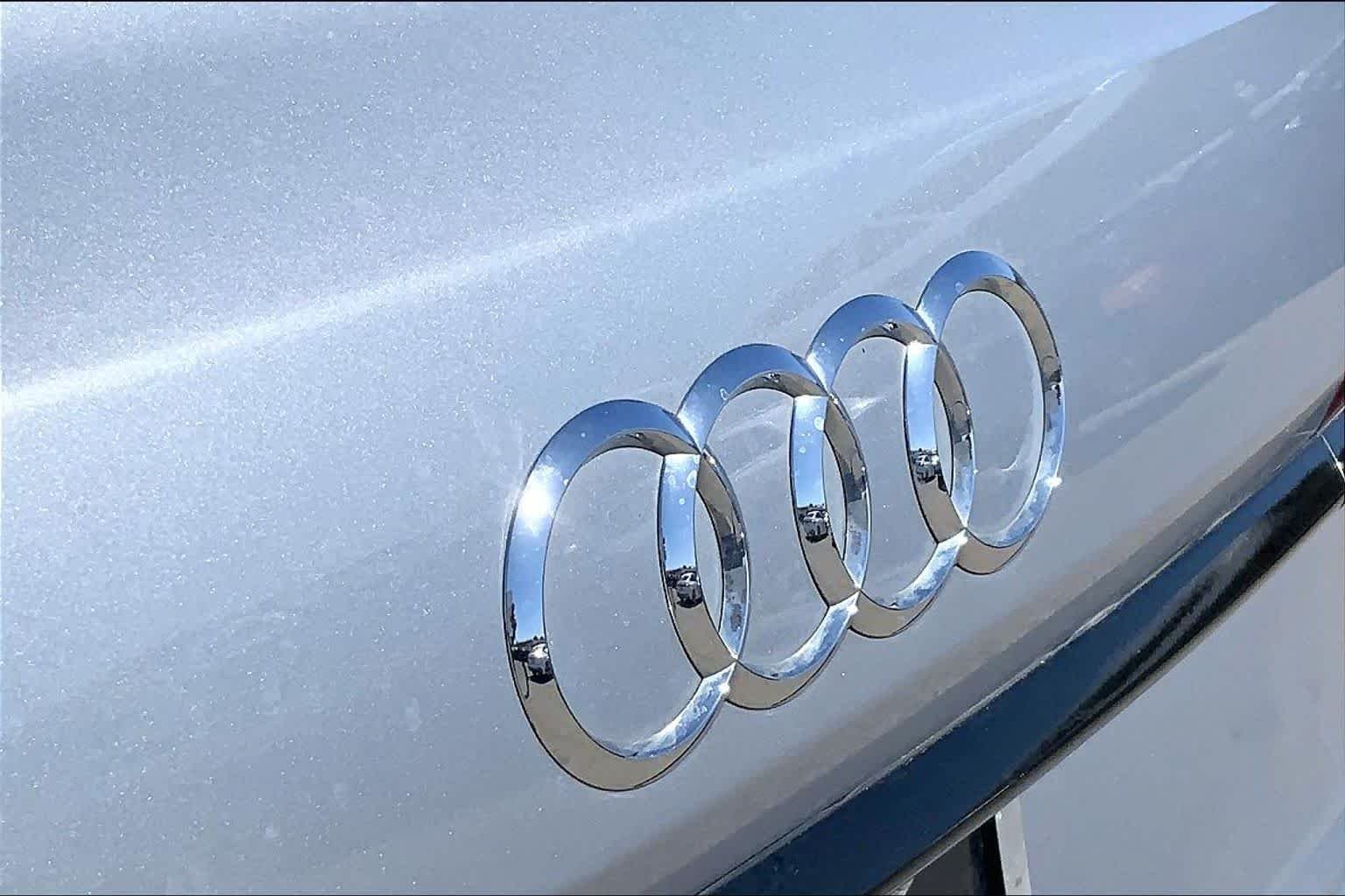 Used 2022 Florett Silver Metallic Audi Prestige image 10