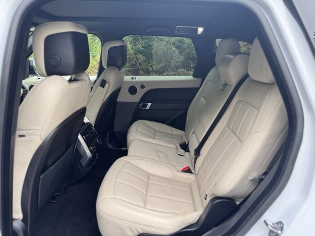 Used 2018 Yulong White Metallic Land Rover HSE image 13