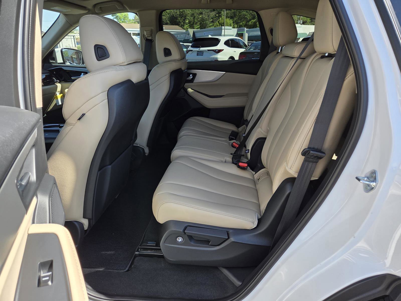 New 2026 Platinum White Pearl Acura AWD image 10