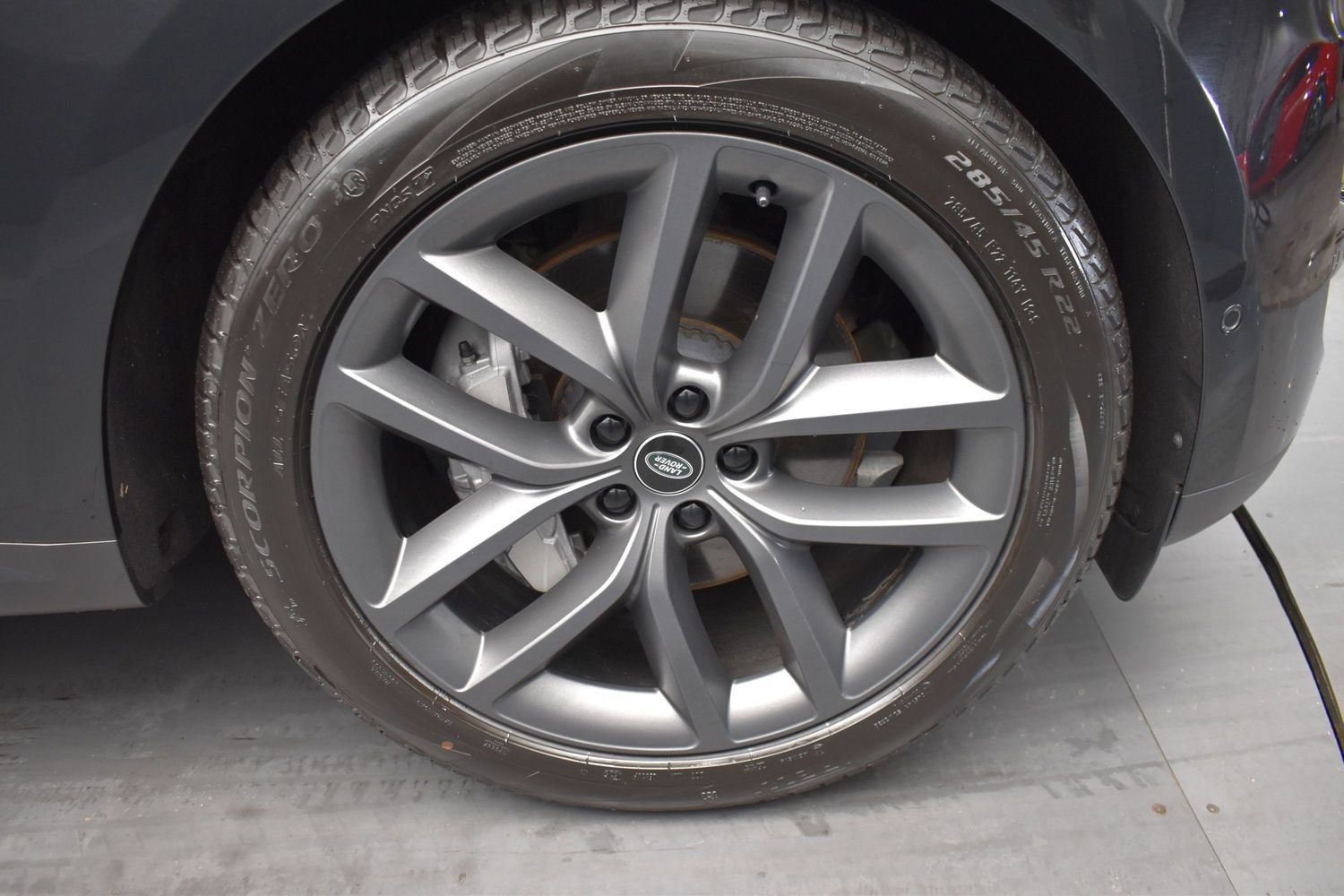 Used 2024 Black Land Rover SE image 14