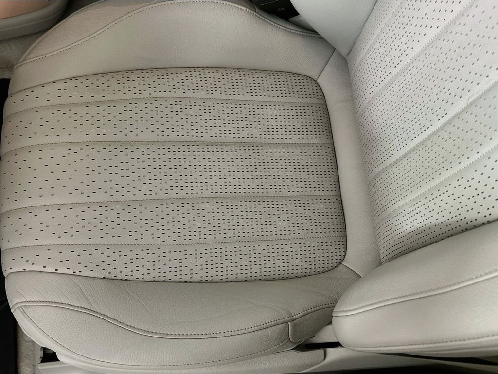 Certified Used 2023 White Mercedes-Benz 500 Sedan image 20