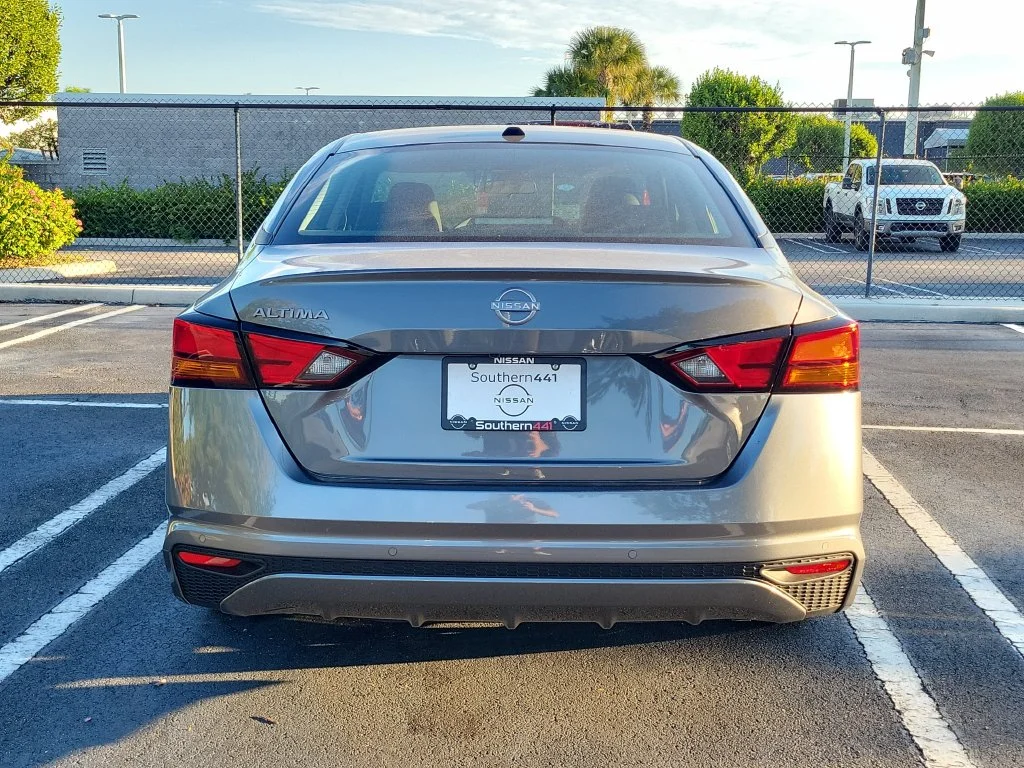 New 2026 Gray Nissan 2.5 SV image 6