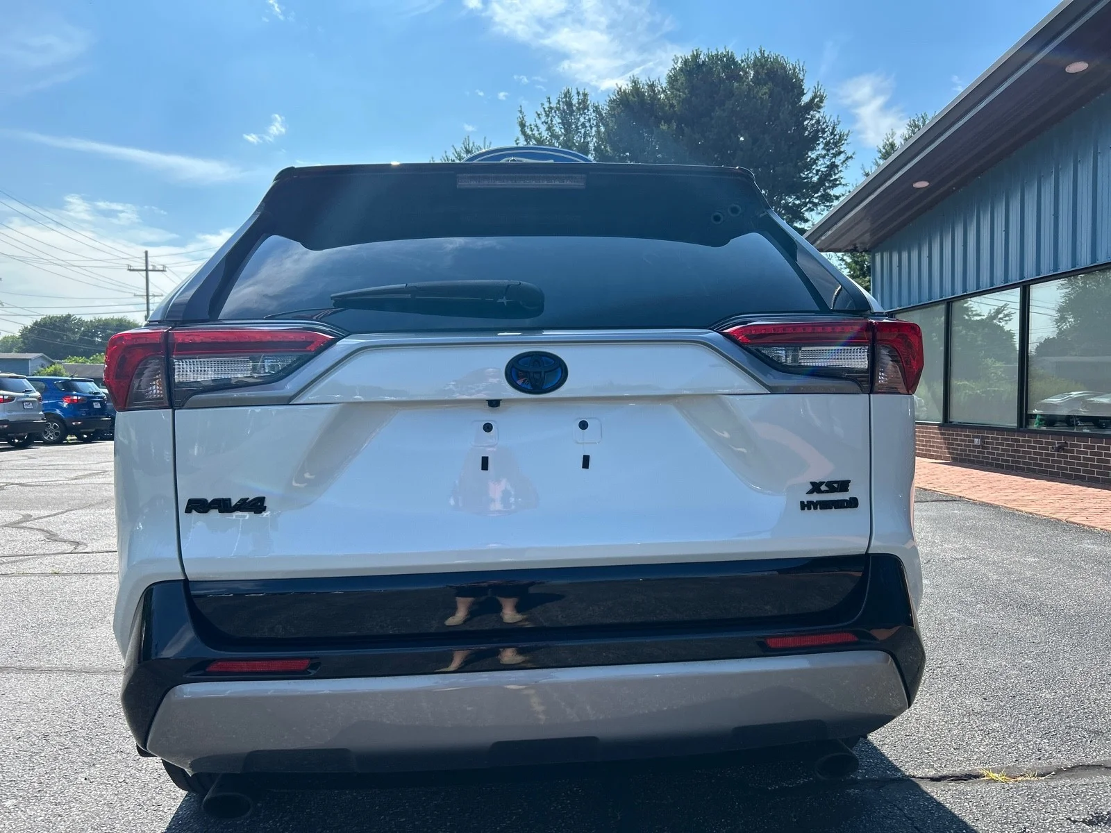 Used 2022 WHITE Toyota Hybrid XSE image 7