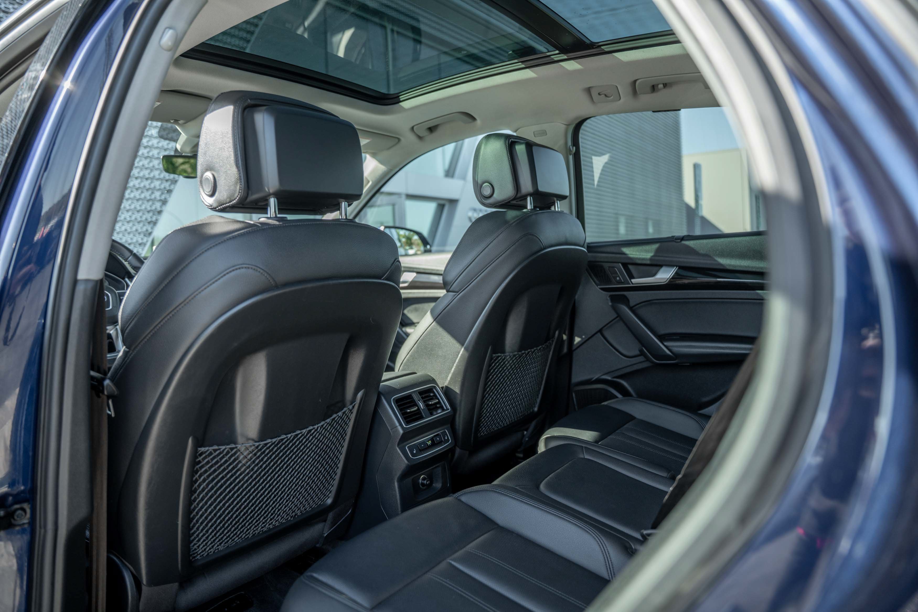 Used 2018 Navarra Blue Metallic Audi Prestige image 15
