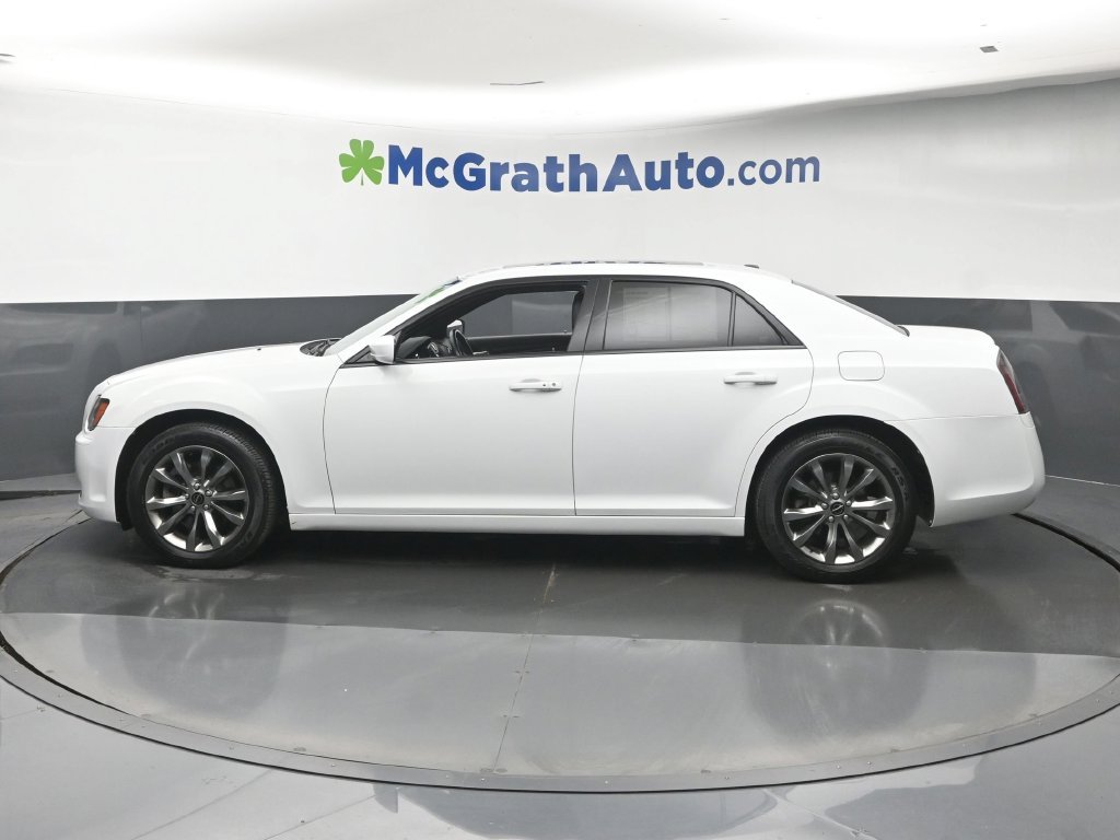 Used 2014 White Chrysler S image 23