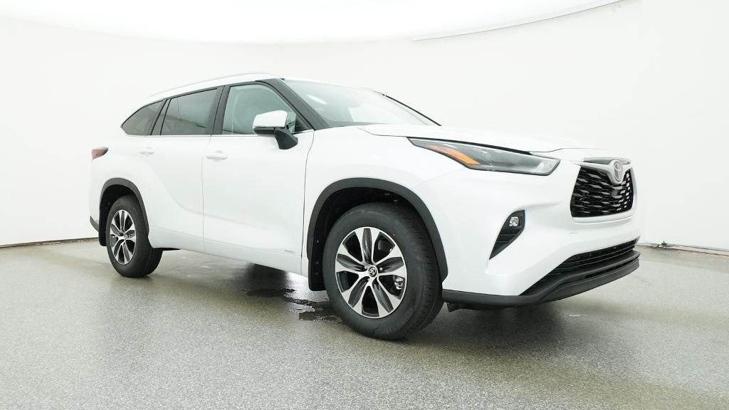 New 2026 Wind Chill Pearl Toyota Hybrid XLE image 9