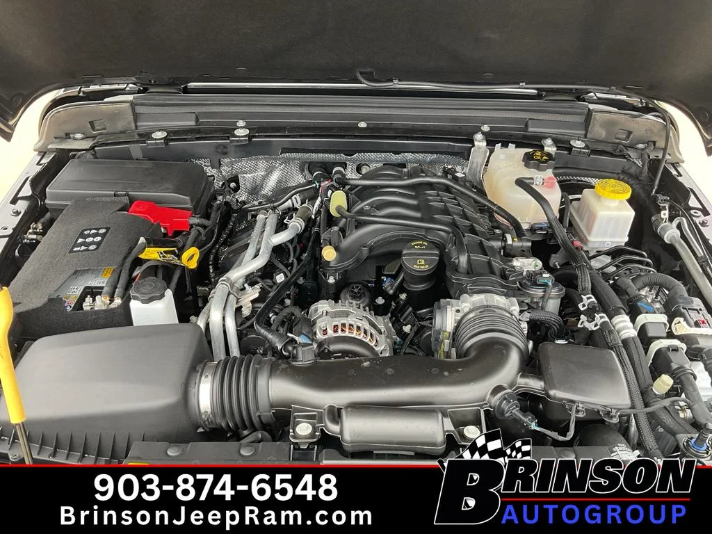 Used 2025 Black Clearcoat Jeep High Tide image 11