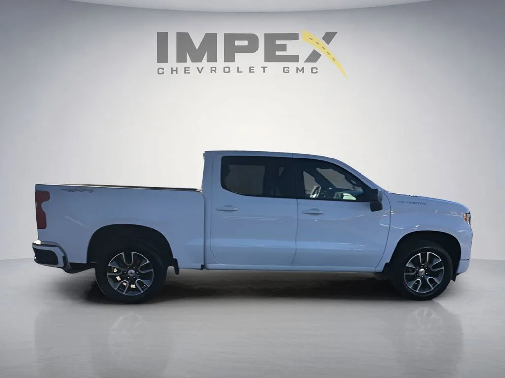 Used 2024 Summit White Chevrolet RST image 6