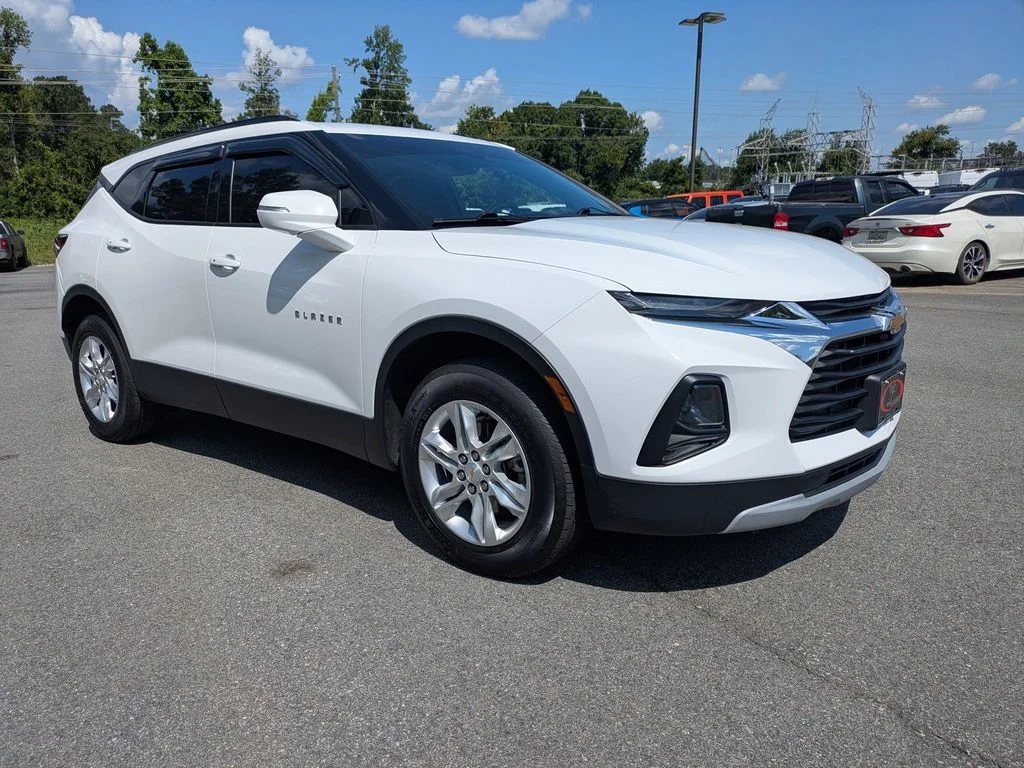 Used 2022 White Chevrolet LT image 2