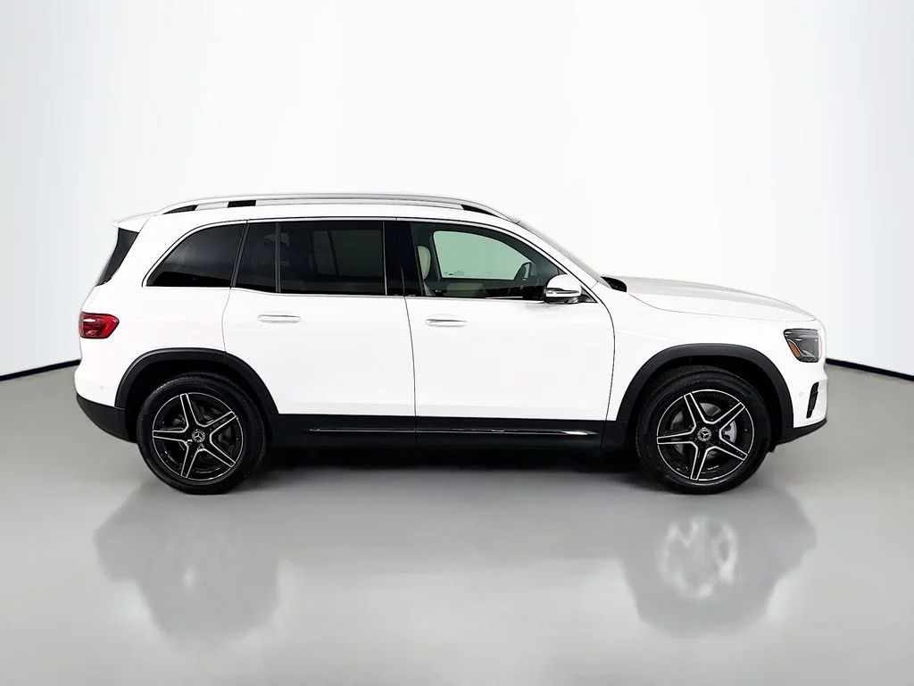 New 2026 Polar White Mercedes-Benz GLB 250 image 8
