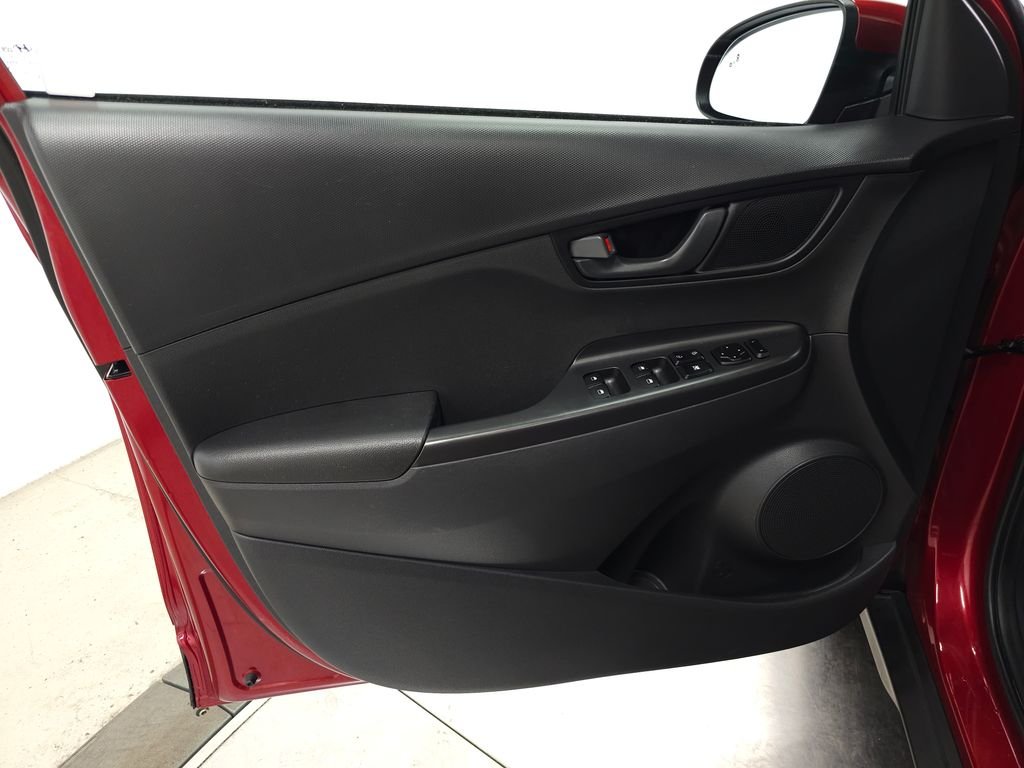 2023 Hyundai Kona SE - Photo 13