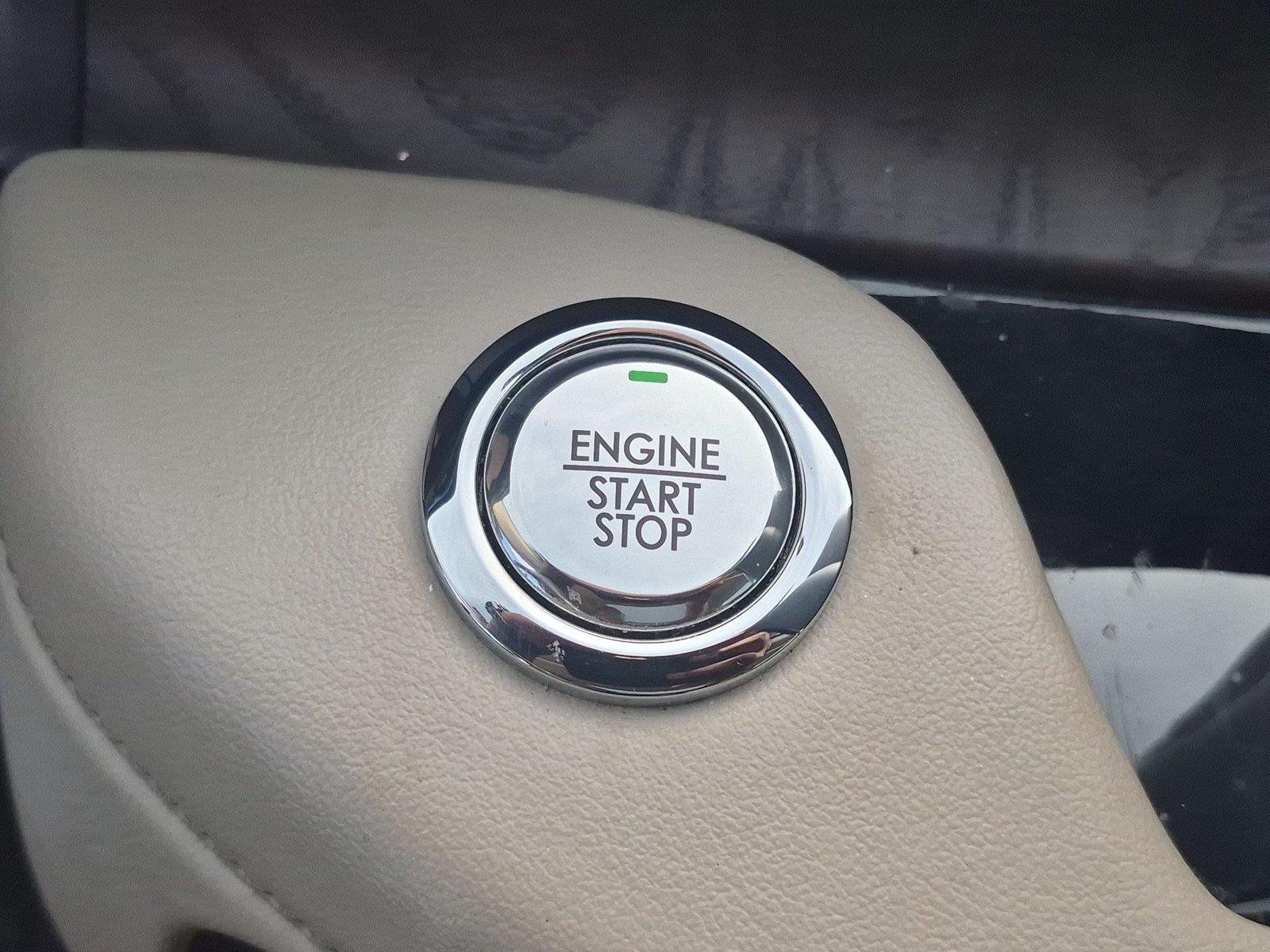 Used 2021 Pristine White Lincoln Reserve image 27