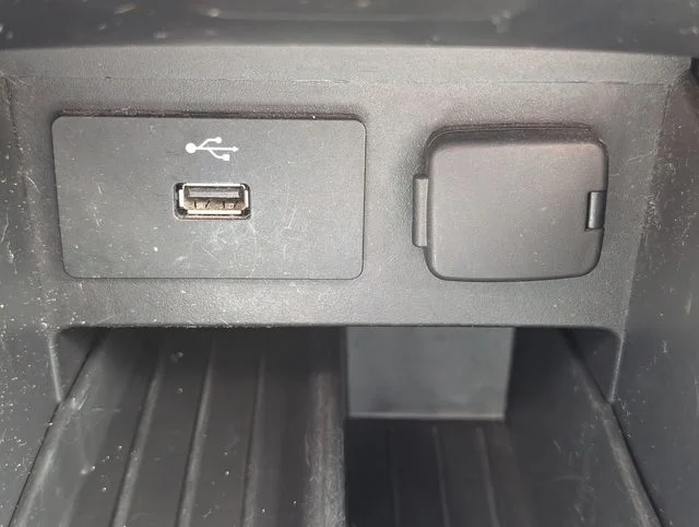 Used 2018 White Ford XLT image 31