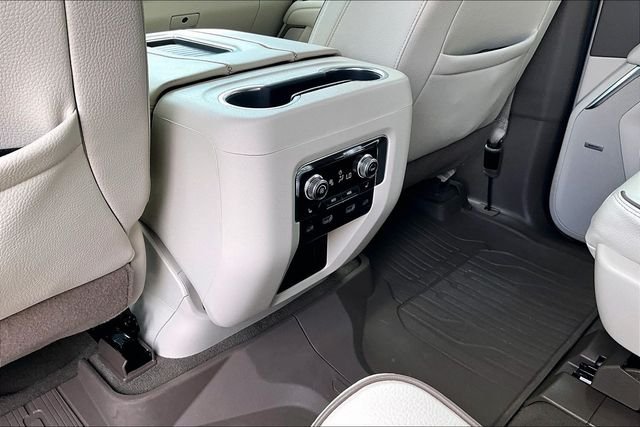 Used 2023 White GMC Denali image 34