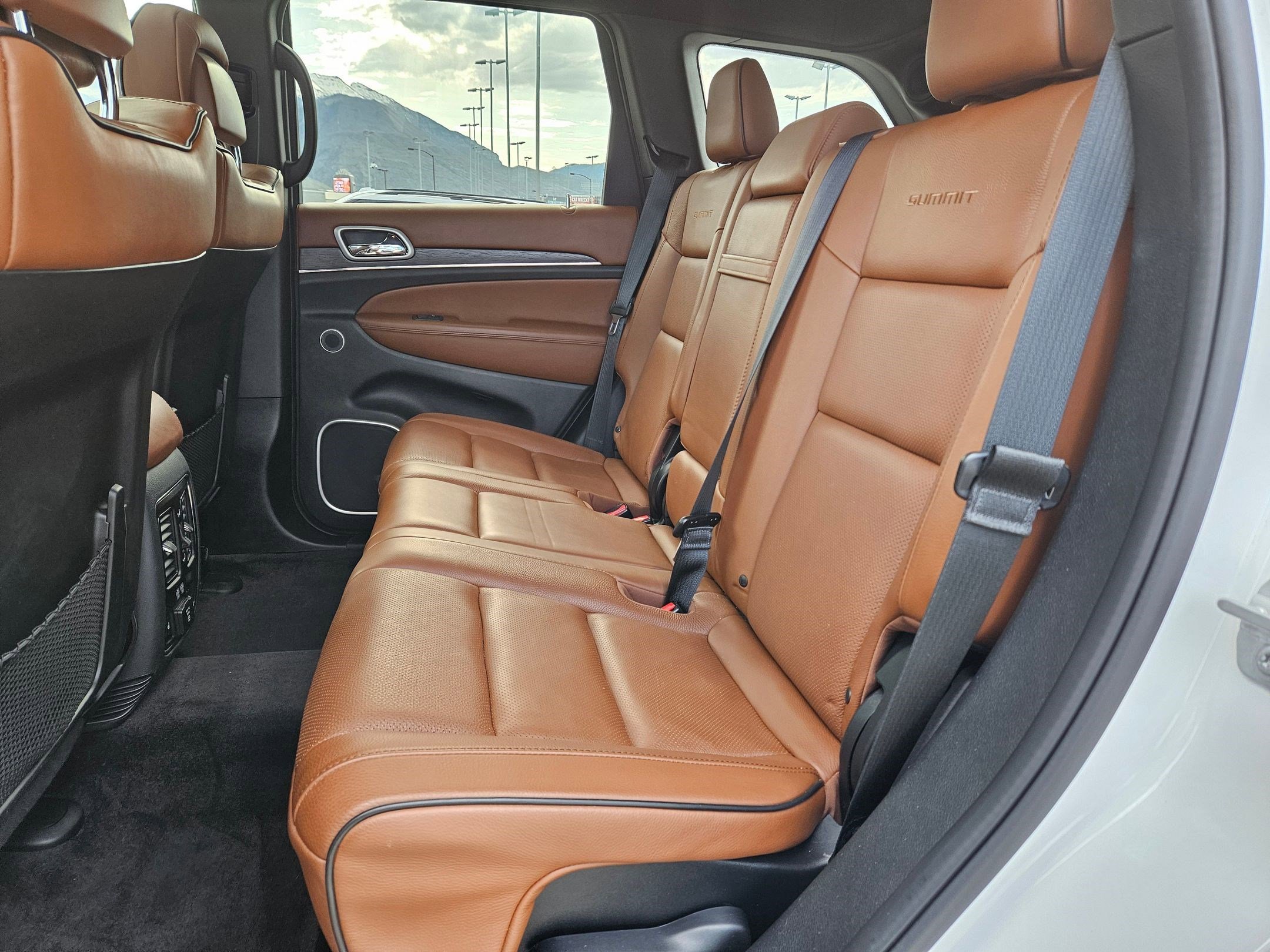 Used 2018 Ivory 3-Coat Jeep Summit image 28