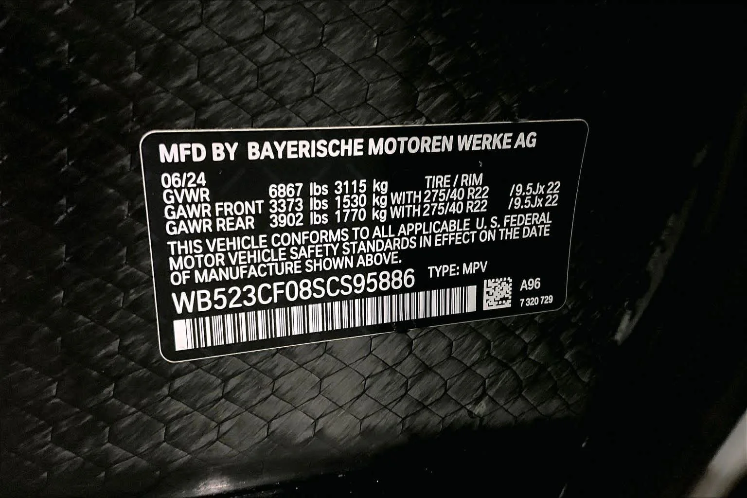 Certified Used 2025 Mineral White Metallic BMW xDrive50 image 30