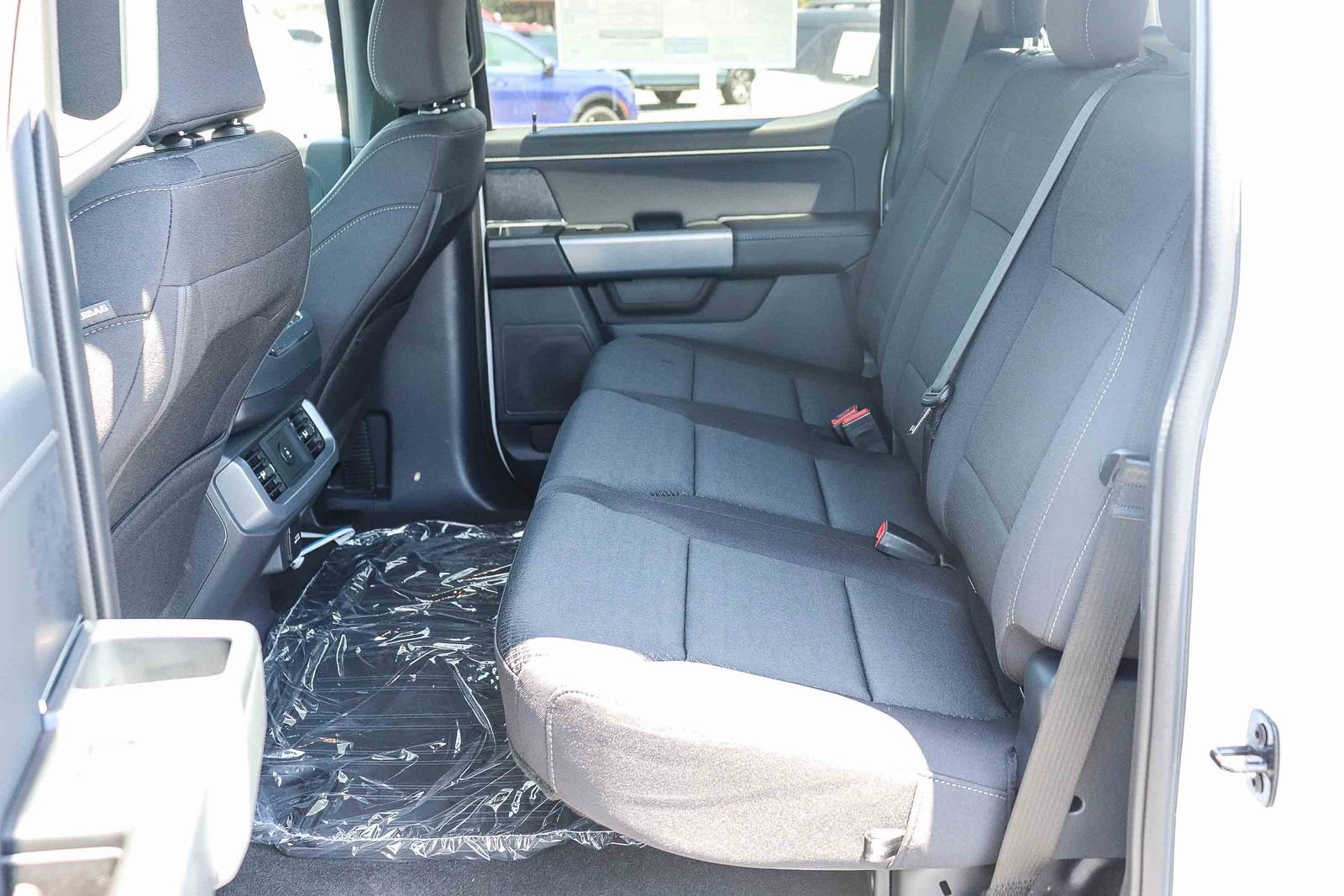 New 2026 Oxford White Ford XLT image 17
