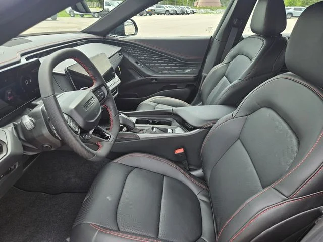 New 2026 Diamond Black Crystal Pearlcoat Dodge R/T image 9