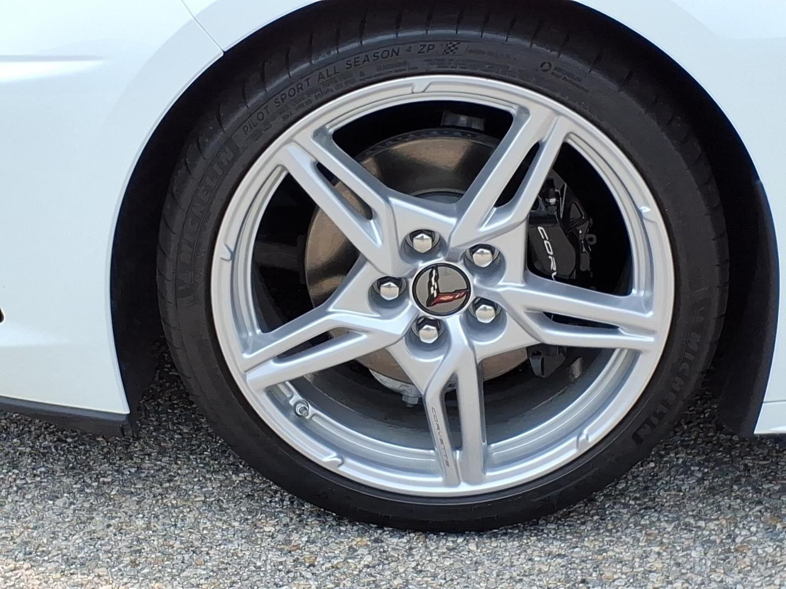 Used 2022 Arctic White Chevrolet 2LT image 4