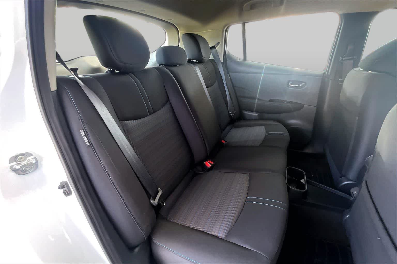 Certified Used 2025 Pearl White Tricoat Nissan SV PLUS image 19