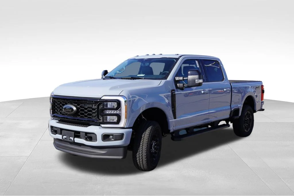 New 2026 Glacier Gray Metallic Tri-Coat Ford Lariat image 7