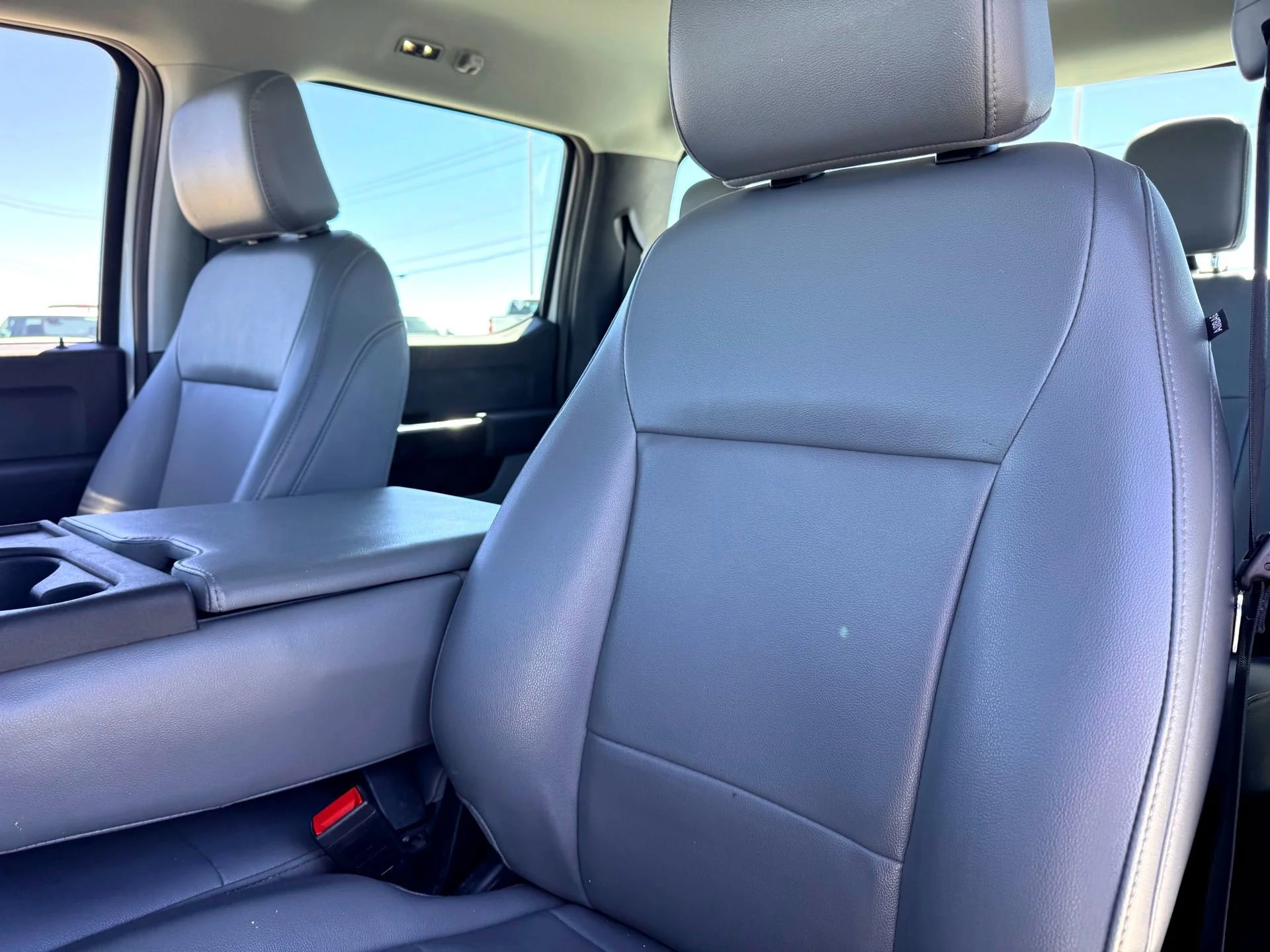 Used 2023  Ford XL image 13