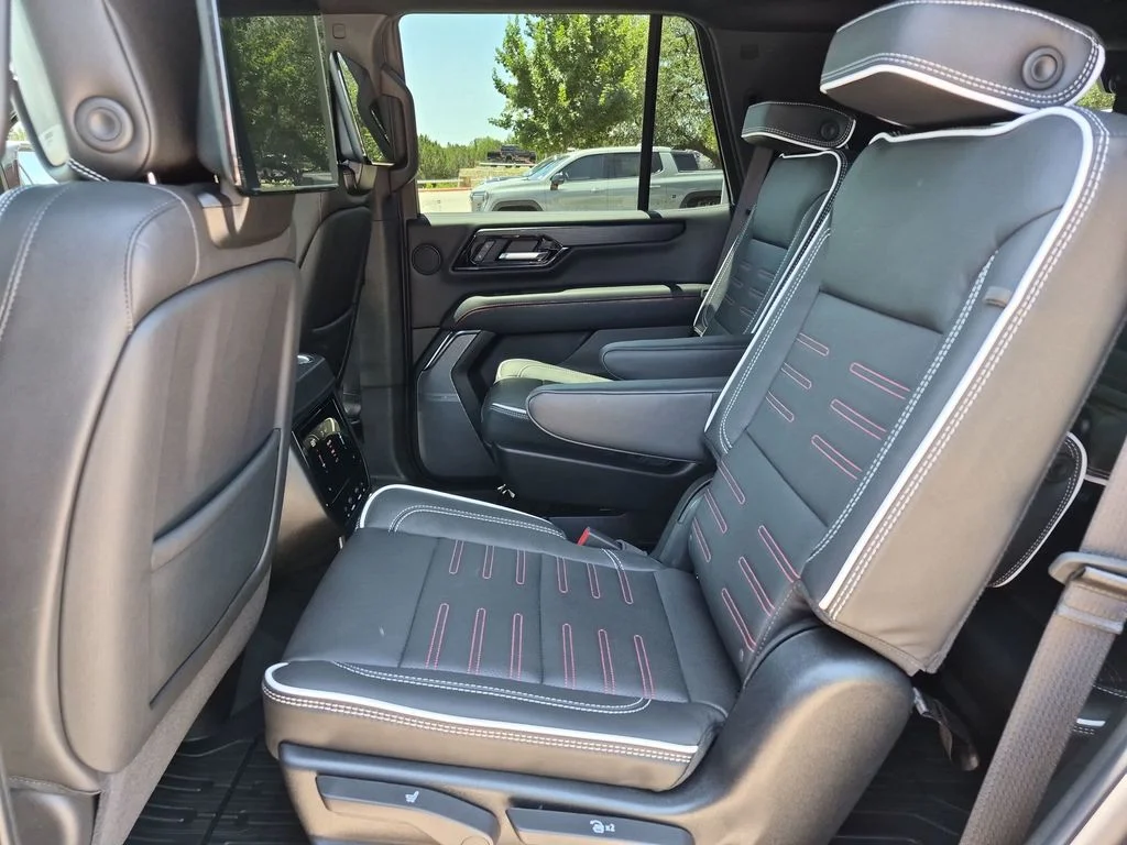 Used 2026 Silver GMC AT4 Ultimate image 35
