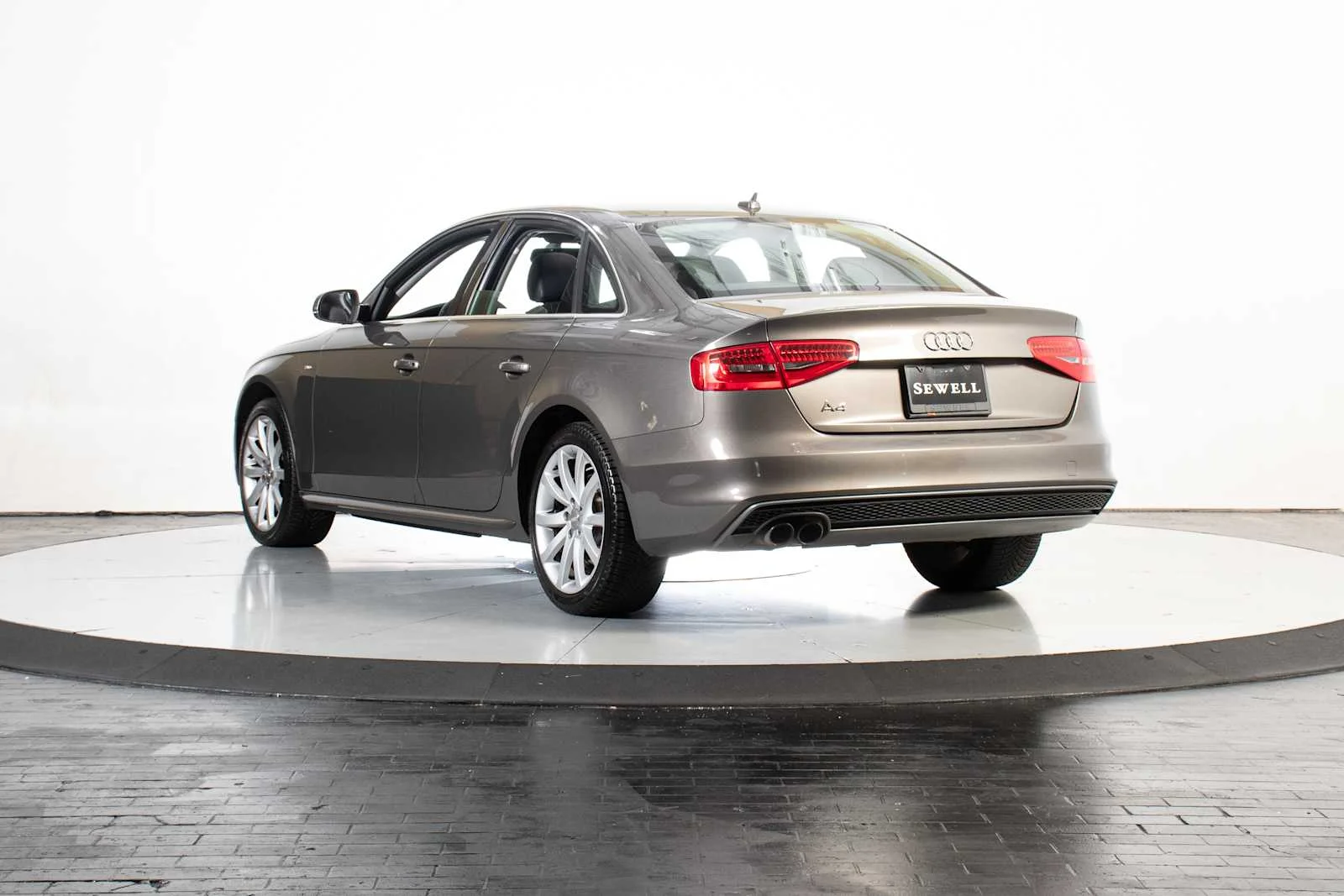 Used 2014 Monsoon Gray Metallic Audi Premium image 4