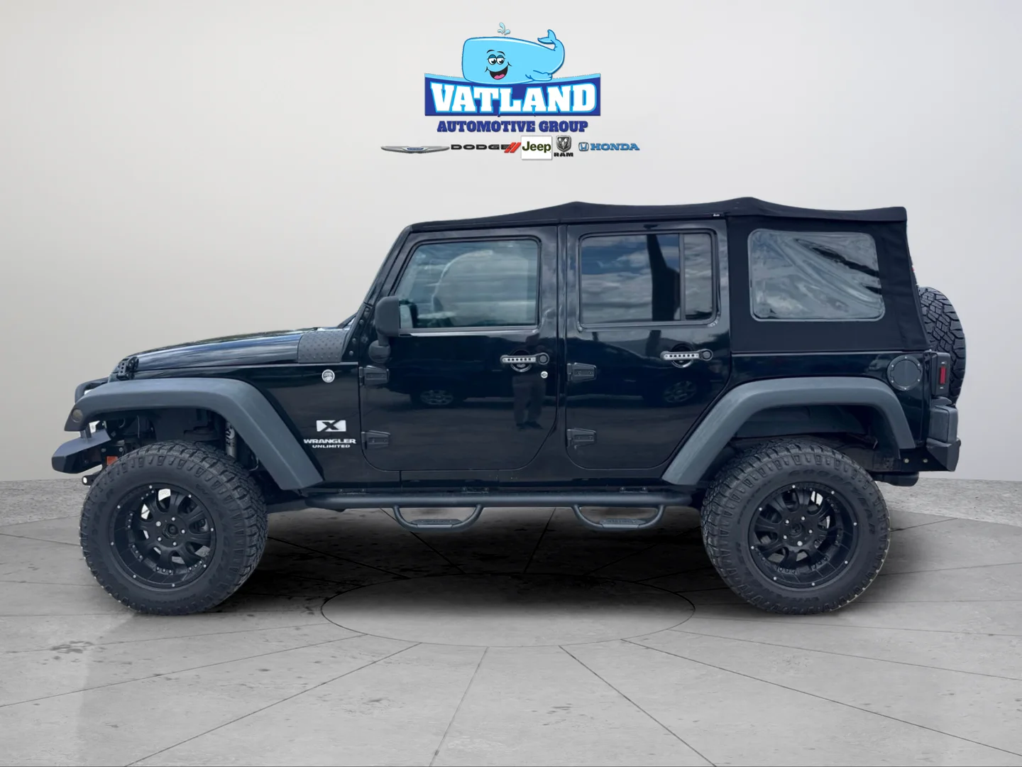 Used 2008 Black Jeep Unlimited X image 2