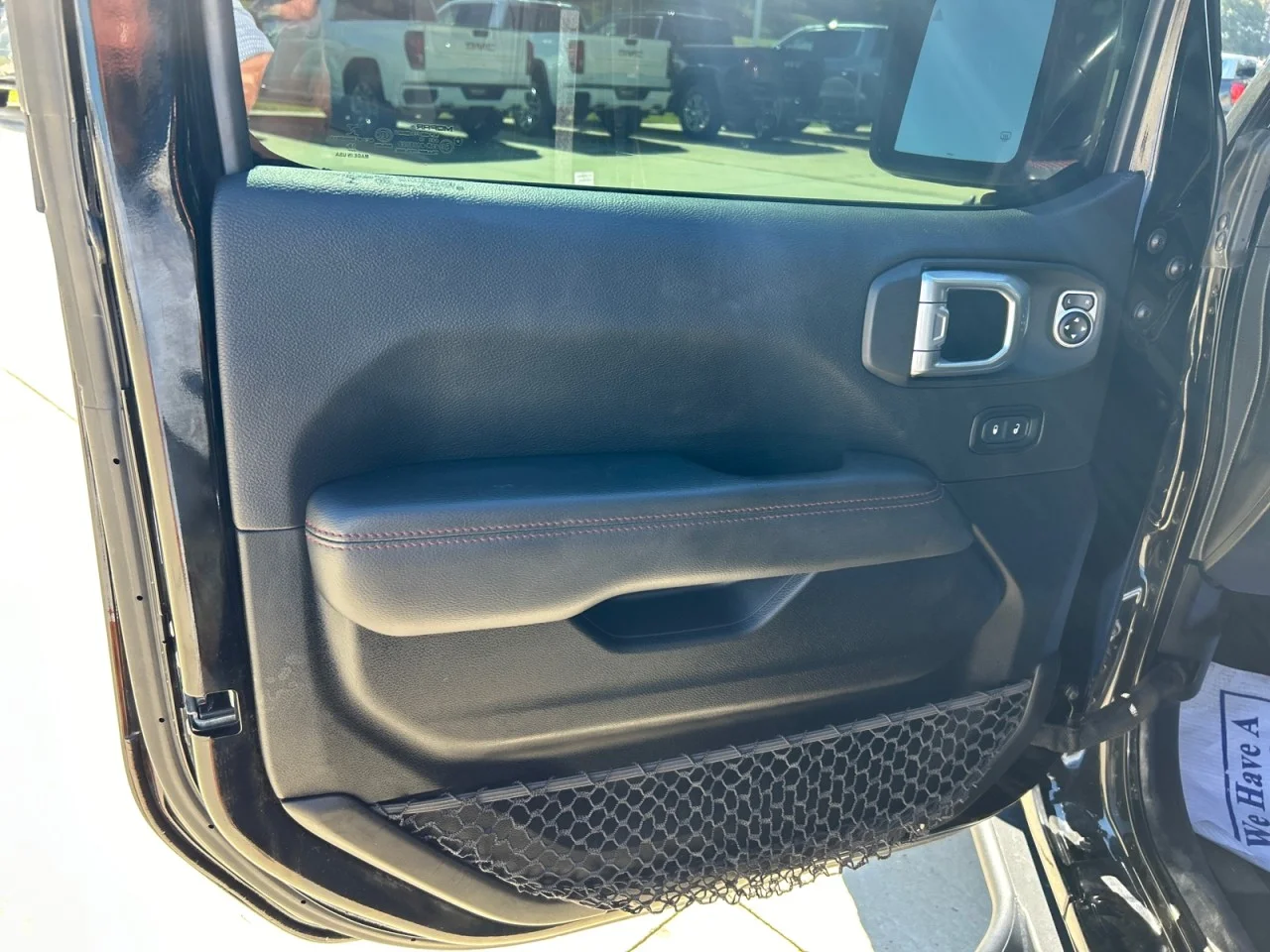 Used 2020 Black Jeep Rubicon image 11