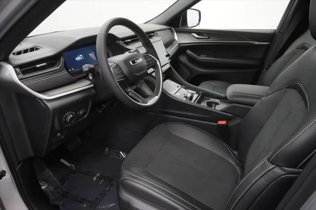 New 2026 Silver Zynith Exterior Paint Jeep Laredo image 16