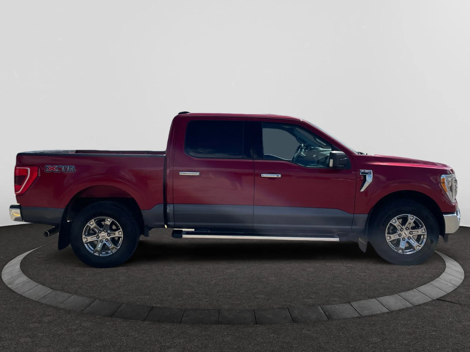 Used 2022 Red Ford XLT SuperCrew image 6