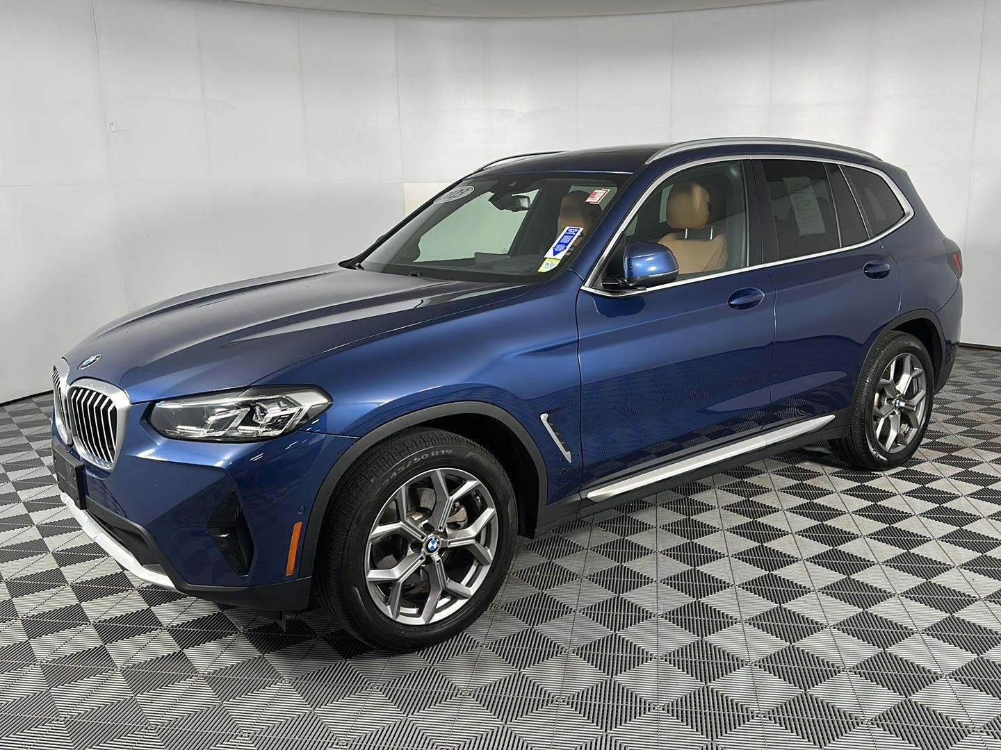Used 2023 Phytonic Blue Metallic BMW xDrive30i image 4