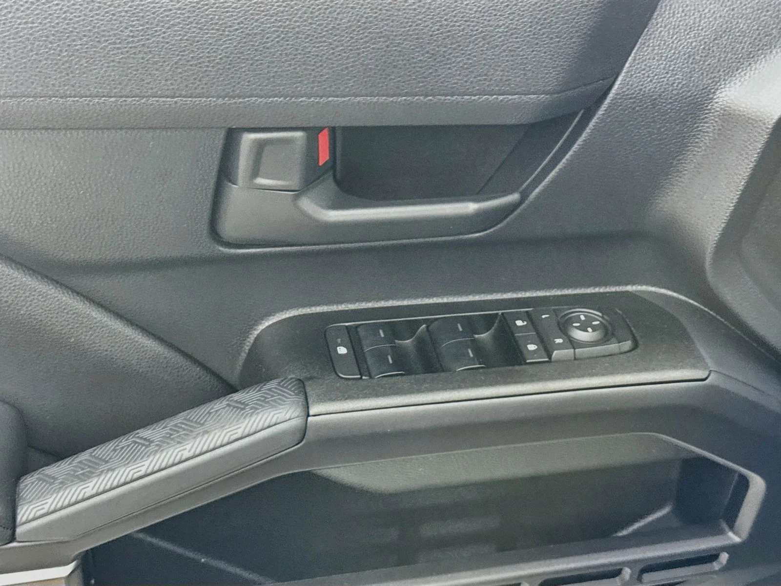 Certified Used 2025  Toyota SR5 image 15