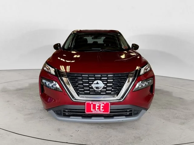 Used 2023 Red Nissan S image 9
